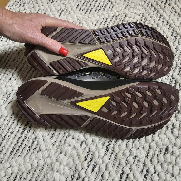 Nike Mens React Pegasus Trail 4 GORE-TEX waterproof trail-running shoes. - Picture 3 of 8